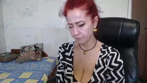 Snapshot of milayadflow chatting on February 18, 12:17 pm MilayaDFlow online show from February 18, 12:17 pm