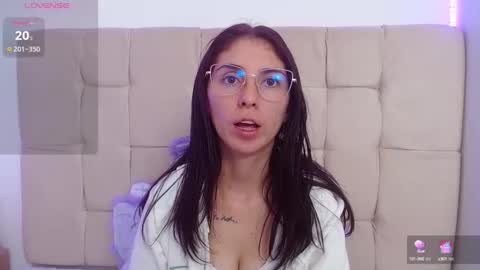 Snapshot of mildrecute chatting on January 21, 10:08 pm Ana online show from January 21, 10:08 pm