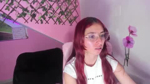 Snapshot of mildrecute chatting on October 8, 3:55 am Ana online show from October 8, 3:55 am