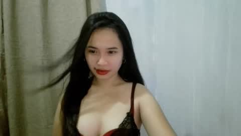 Snapshot of miletera chatting on October 6, 12:11 pm miletera online show from October 6, 12:11 pm