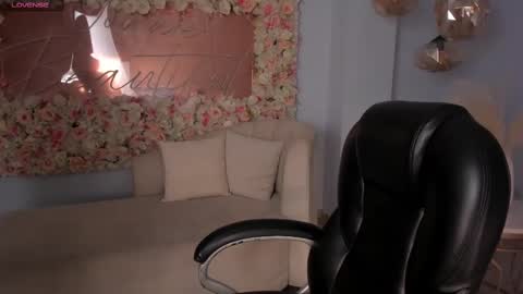 Snapshot of mileycruz_ chatting on March 6, 3:46 am Miley Cruz IG miley model23 online show from March 6, 3:46 am