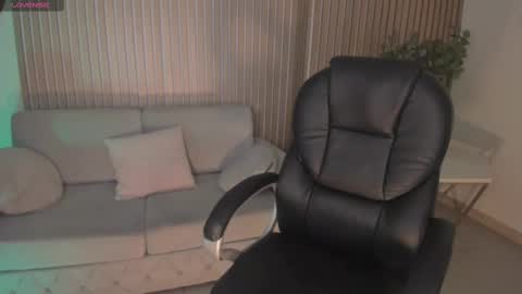 Snapshot of mileycruz_ chatting on February 19, 3:28 am Miley Cruz IG miley model23 online show from February 19, 3:28 am