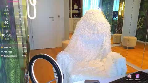 Miley Sin online show from March 6, 2:23 pm