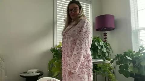 MIlf Goddess online show from February 22, 2:18 pm