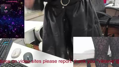 Snapshot of milf_viktoria chatting on January 28, 12:11 pm Viktoria online show from January 28, 12:11 pm