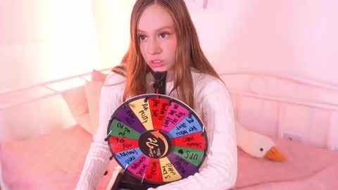 milky_0 online show from October 19, 11:18 pm