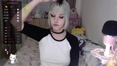 Snapshot of milkybunnyy chatting on October 31, 1:29 am  Novaleigh Nyan  online show from October 31, 1:29 am