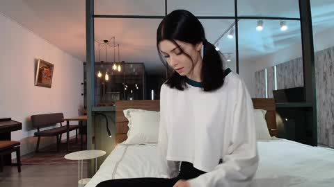 milla bella online show from March 27, 8:42 pm