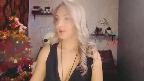 Snapshot of millaxqueen chatting on January 5, 6:24 am MillaXQueen online show from January 5, 6:24 am