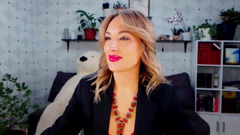 MillaXQueen online show from November 29, 4:22 pm