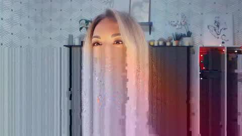 MillaXQueen online show from May 14, 11:16 am