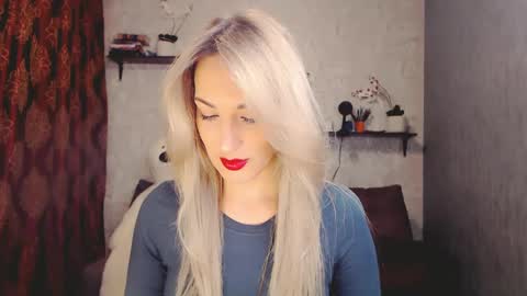 Snapshot of millaxqueen chatting on February 10, 12:29 pm MillaXQueen online show from February 10, 12:29 pm