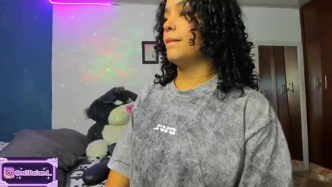 Snapshot of millie_lamar chatting on October 6, 1:00 am online show from October 6, 1:00 am