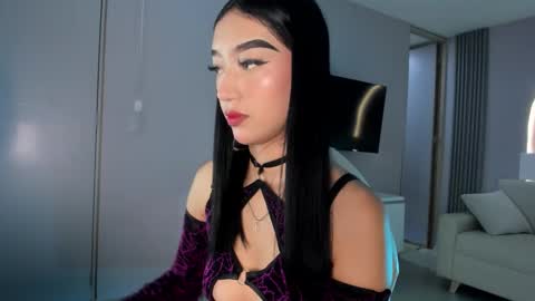 Snapshot of millieskinny_ chatting on October 21, 11:20 pm Ana Maria online show from October 21, 11:20 pm