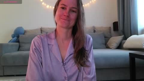 Snapshot of milly_browski chatting on October 20, 1:47 pm milly_browski online show from October 20, 1:47 pm