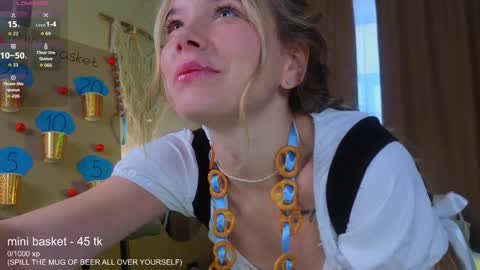 Milly    online show from October 3, 7:35 am