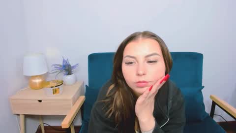 millycute online show from May 28, 3:32 pm
