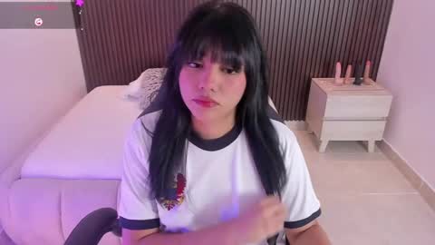 millyevans1 online show from April 21, 2:51 am