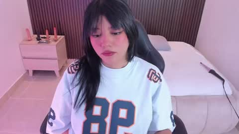 millyevans1 online show from April 24, 3:31 am