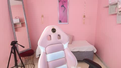 milu_carbajal_x online show from January 8, 8:35 pm