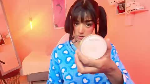milu_carbajal_x online show from January 15, 2:23 pm
