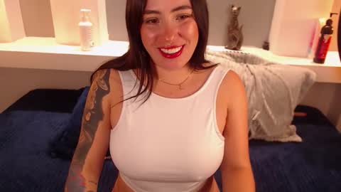 Milu Wallace  online show from October 31, 5:09 am