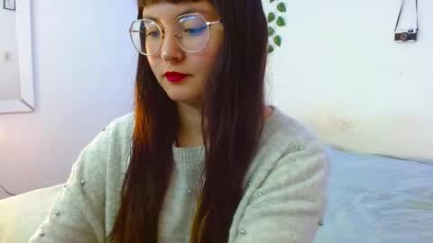 mily_baker online show from December 18, 12:10 am