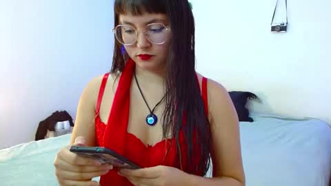 mily_baker online show from December 19, 5:50 pm