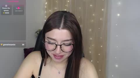 Snapshot of mily_thomson_b chatting on January 15, 4:47 am Mily online show from January 15, 4:47 am