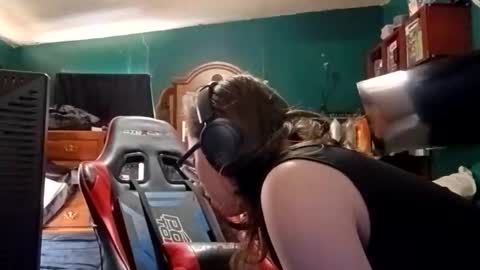 mimi142 online show from March 19, 5:28 pm