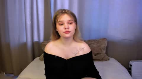 hi Im Mina  online show from March 1, 1:32 am