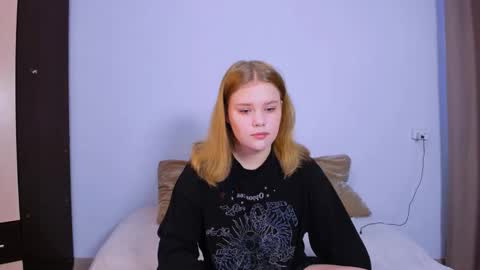 hi Im Mina  online show from October 12, 1:52 am