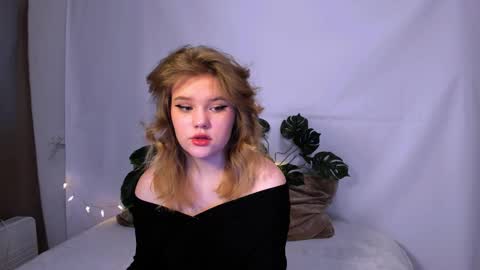 hi Im Mina  online show from March 2, 1:15 am