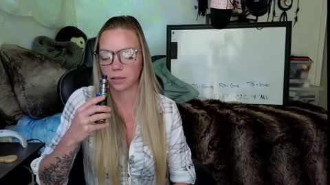 Mindy Mars online show from September 17, 3:10 pm