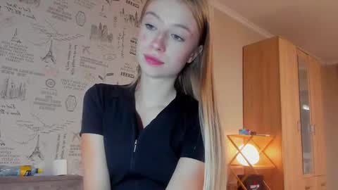 Snapshot of minidiva_ chatting on September 12, 8:49 pm Amelia online show from September 12, 8:49 pm