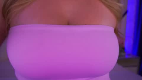 minifox_ online show from September 29, 6:51 am