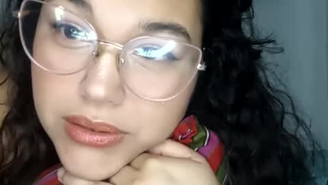 Snapshot of mira_cherry chatting on October 2, 12:10 pm mira_cherry online show from October 2, 12:10 pm