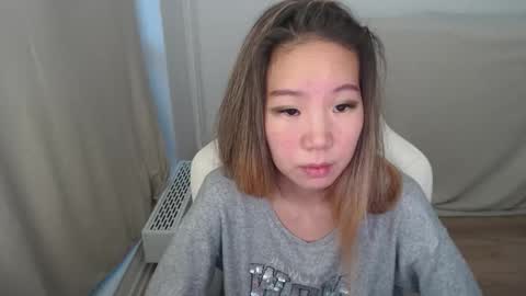 mira_g online show from December 5, 12:17 pm