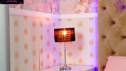 mira_lynxx online show from November 24, 5:09 am