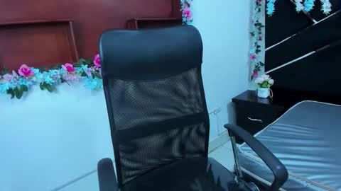 mirabella_miller online show from November 18, 12:39 pm