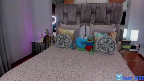Snapshot of mirandacollins_ chatting on February 19, 12:14 am Miranda online show from February 19, 12:14 am