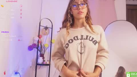 MIRANDA HERNANDEZ online show from October 2, 7:02 am