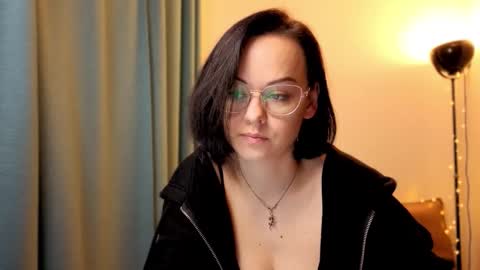 MiraSkyy online show from November 5, 4:23 pm