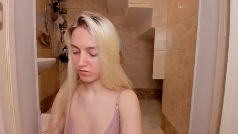 mishapallmer online show from March 24, 3:34 am