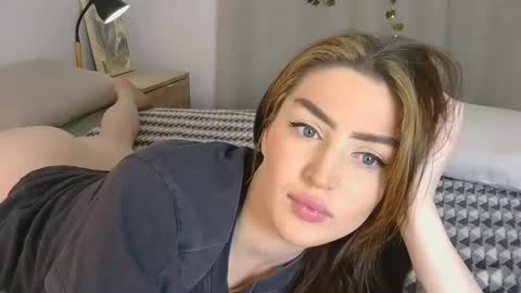 Snapshot of mishymoon chatting on September 28, 12:32 pm Elora online show from September 28, 12:32 pm