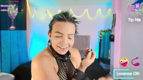 misofialeal online show from April 27, 6:38 pm