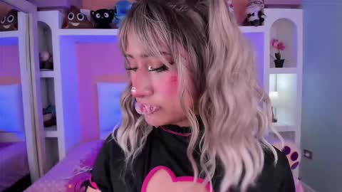 Megan online show from November 18, 6:09 pm