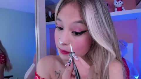 Snapshot of miss__lunna chatting on October 6, 11:05 am Lunna online show from October 6, 11:05 am