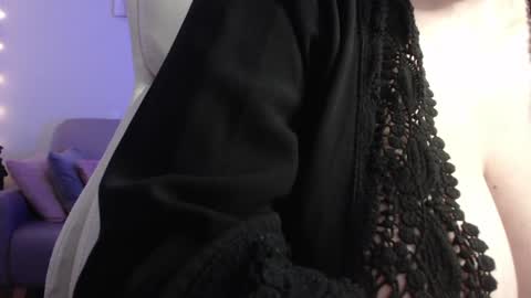 Snapshot of miss_daniels chatting on January 8, 10:37 pm liza online show from January 8, 10:37 pm