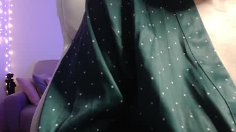 Snapshot of miss_daniels chatting on December 24, 9:33 pm liza online show from December 24, 9:33 pm